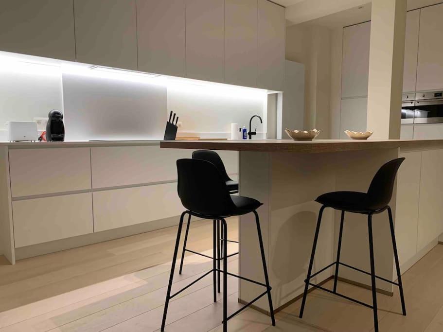 Luxury 2 Bedroom - Centre *