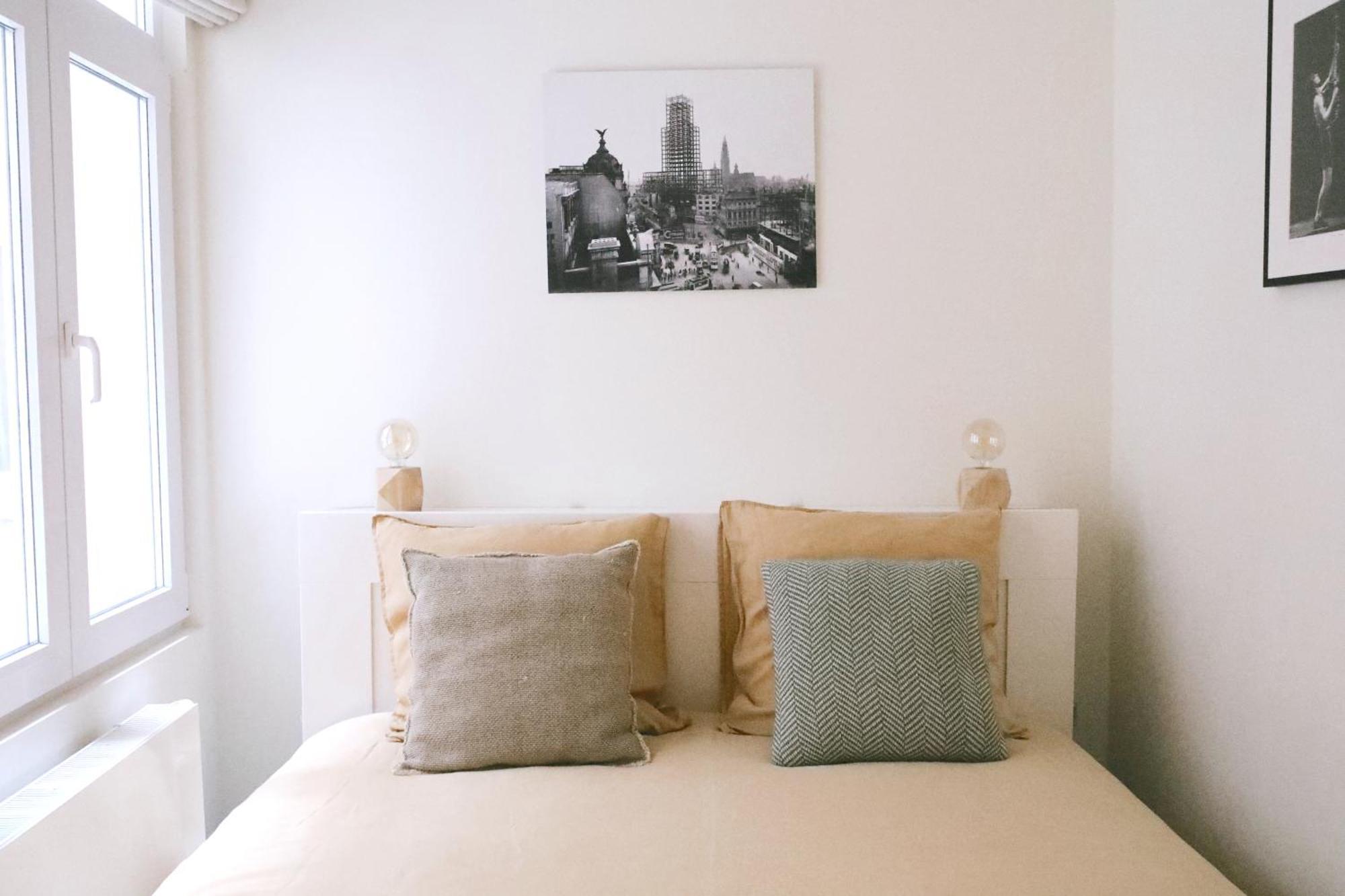 Luxury 2 Bedroom - Centre Apartment *