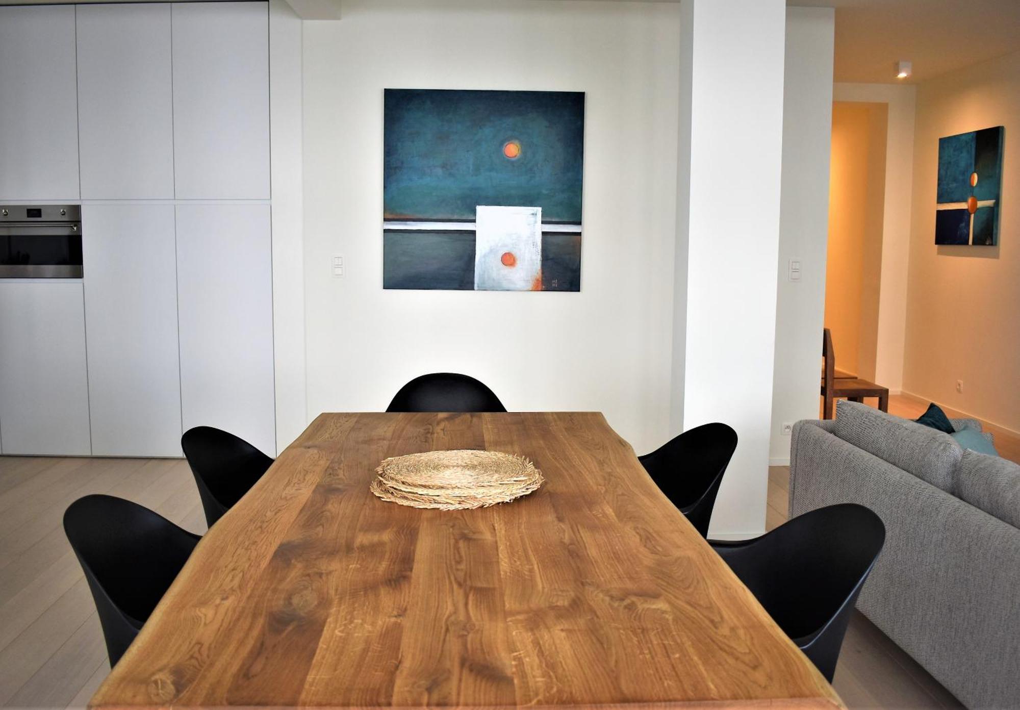 Luxury 2 Bedroom - Centre Apartment *